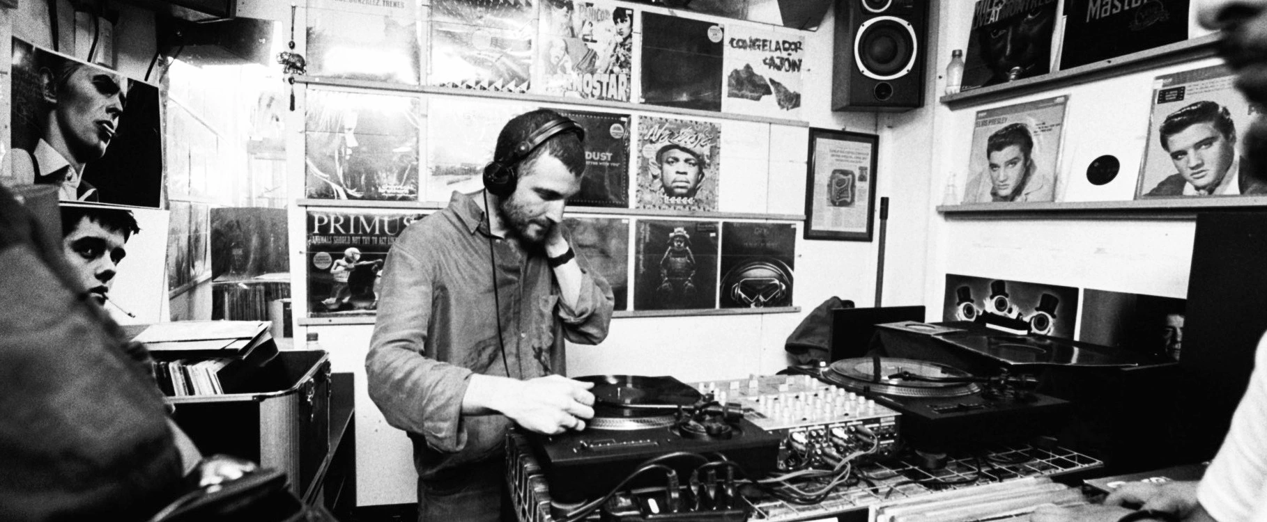 Nicolas Jaar — evento de lanzamiento