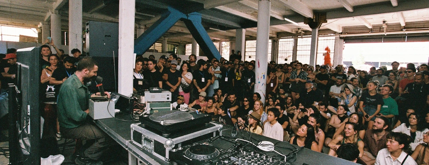 Instalación artística durante Ladridos