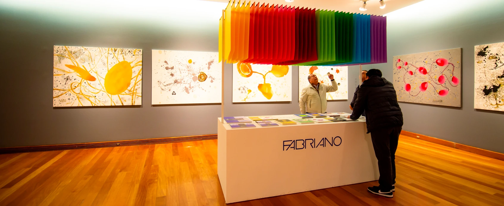 Vista general de la exposición Artel 85 años en MAVI